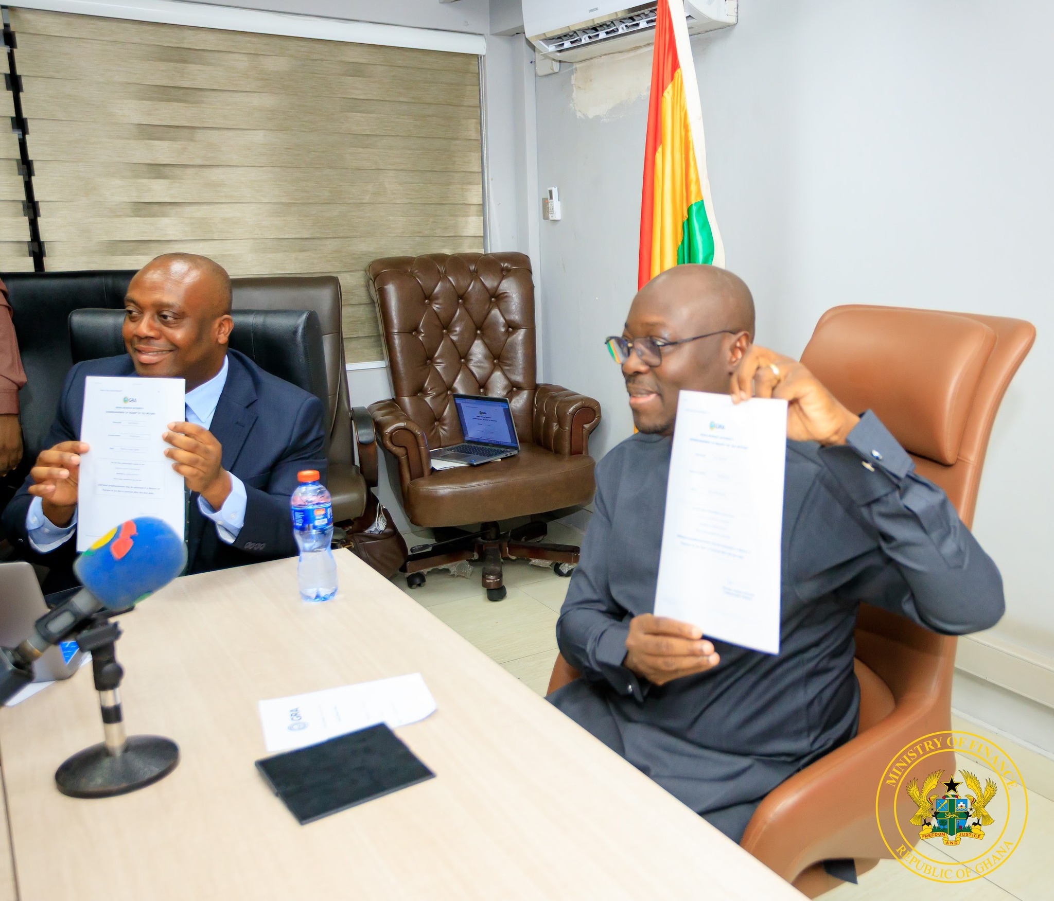 Finance Minister, deputy publicly submit tax returns
