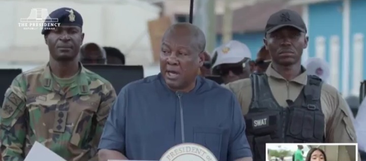Mahama announces clearance for 20,000 teacher and nurses, plus 40,000 security personnels