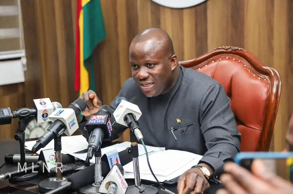 Minority slams gov't over delayed evacuation of Ghanaians amid South Africa xenophobia fears