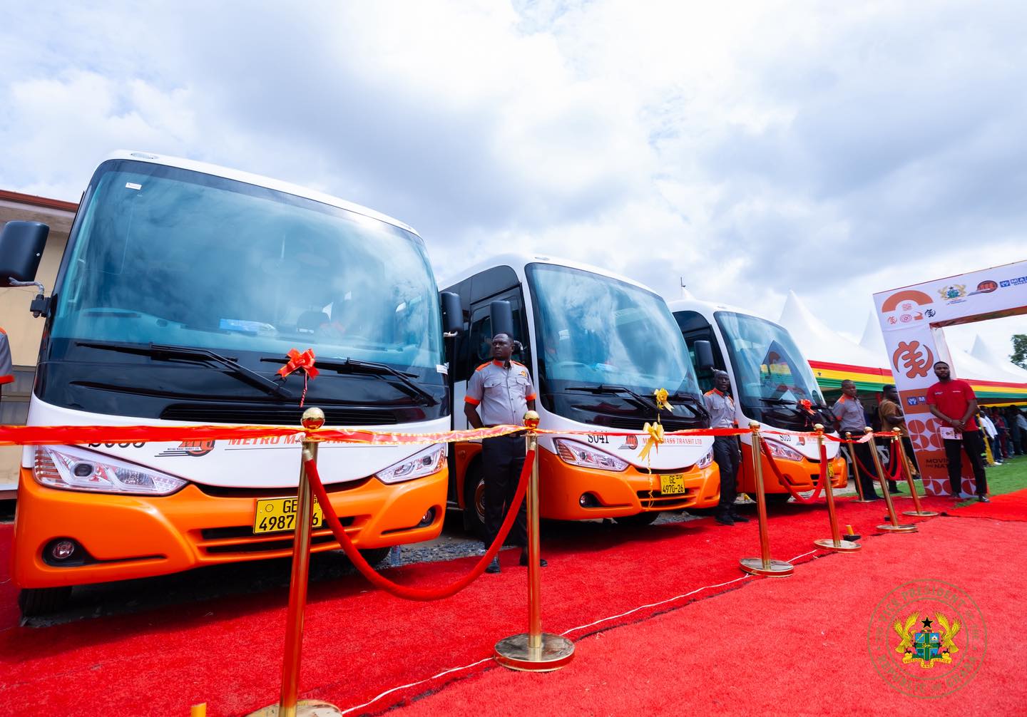 Vice President commissions 100 new buses to revitalise transportation sector