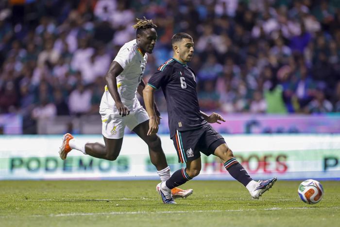 Mexico outclass Ghana 2-0 in World Cup preparatory friendly